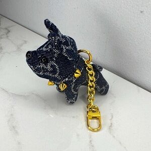 Dog keychain